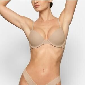 Skims fits everybody tshirt bra in clay size 32D nwt
